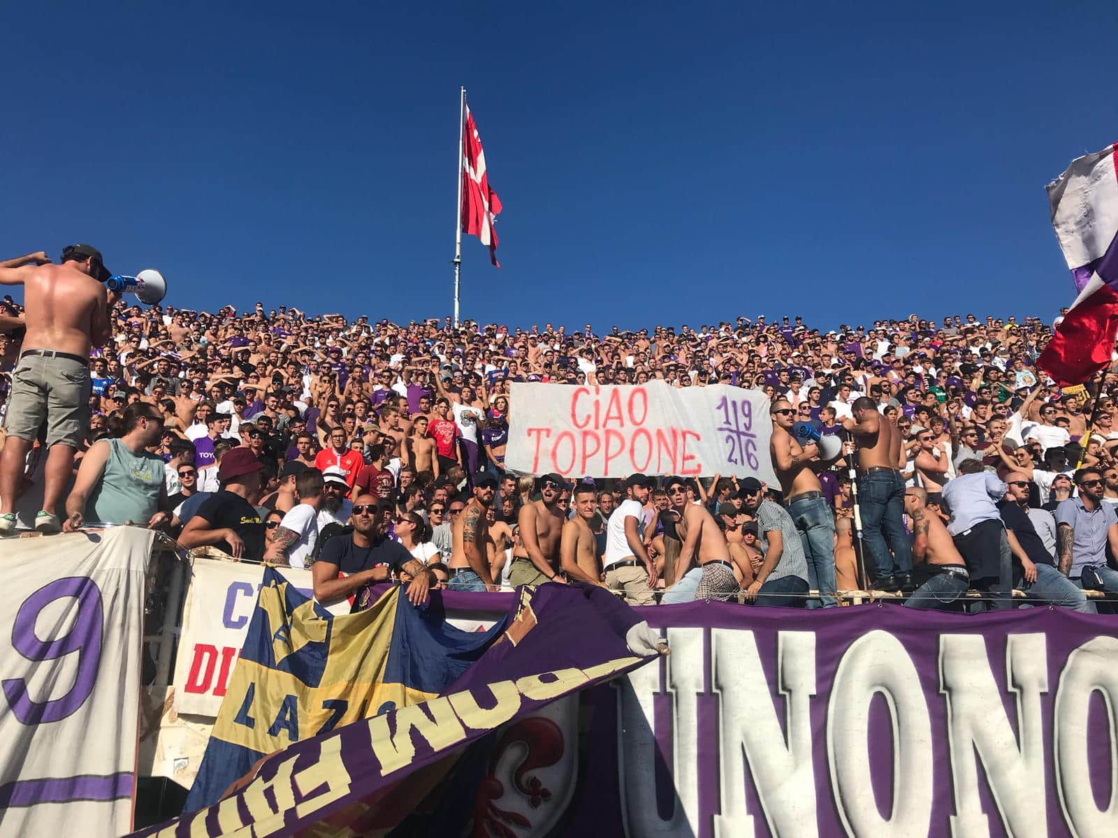 Anche la Curva Fiesole ricorda Alessandro Cecchi