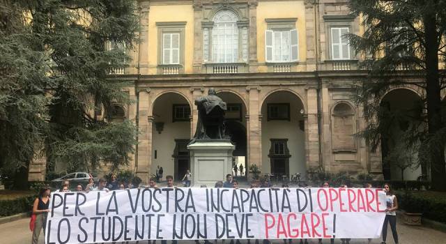 Paladini-Civitali: Gli studenti protestano davanti la Provincia