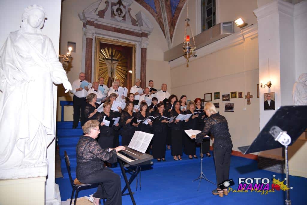 Riapre la chiesa di Santa Croce a Camaiore