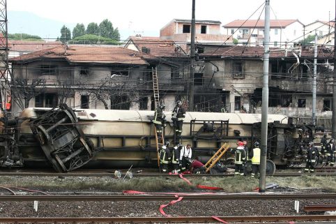 Strage e delibera, il Mondo Che Vorrei: “Tirati in ballo da destra e sinistra per giustificare le proprie idee”
