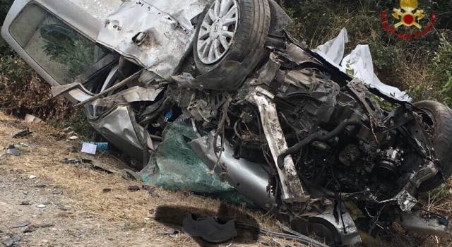 Auto contro bus sull&#8217;Aurelia, la vittima era un panettiere dell&#8217;Esselunga di Lido di Camaiore