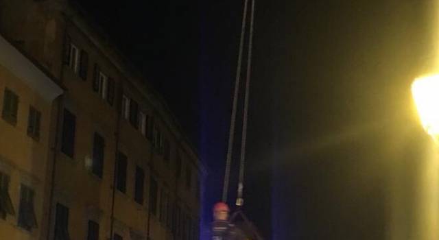 Cade in Arno mentre si fa un selfie