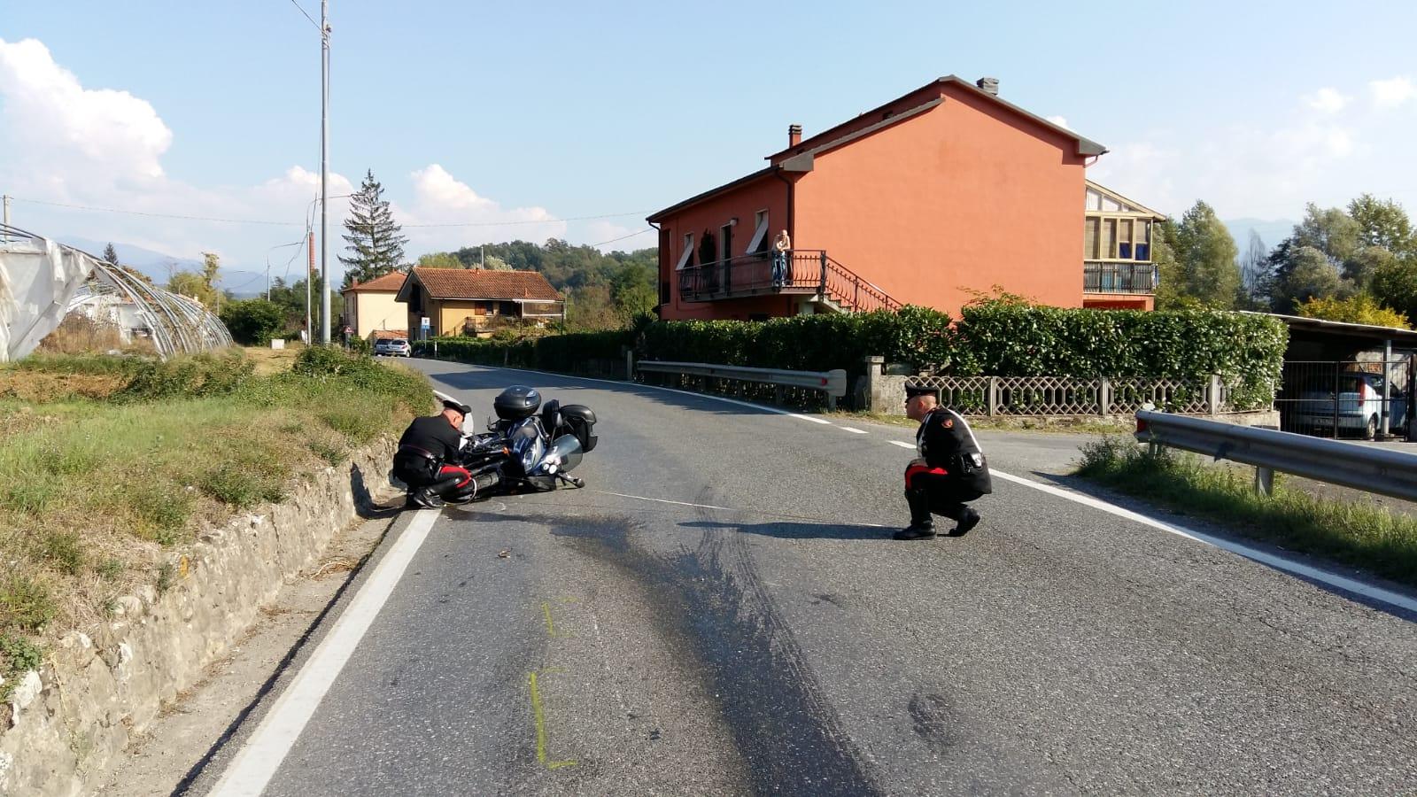 Moto contro auto, muore una donna