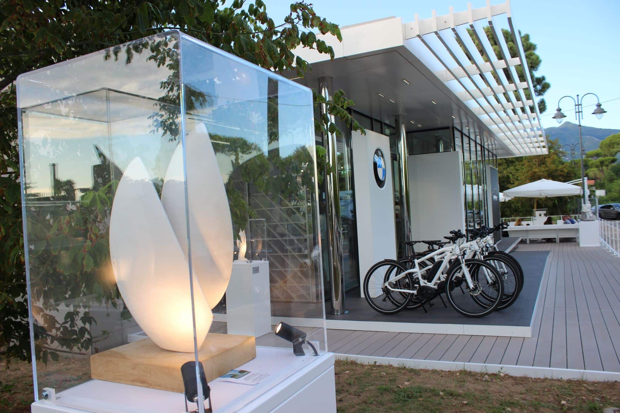 Arte: BMW Italia sponsor tecnico del Museo di Pietrasanta, nuove teche per i bozzetti