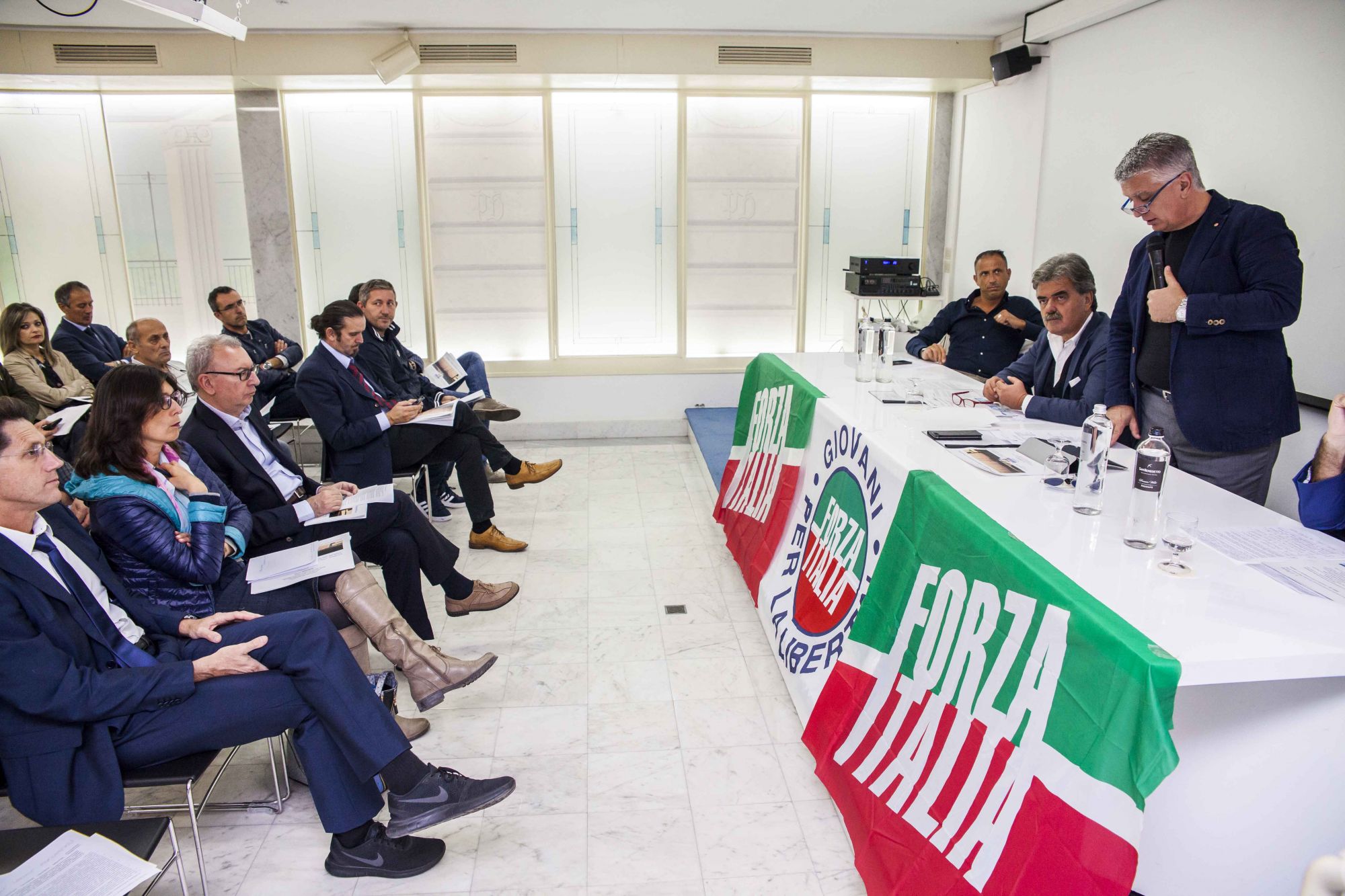 Forza Italia incontra commercianti e piccole imprese di Viareggio