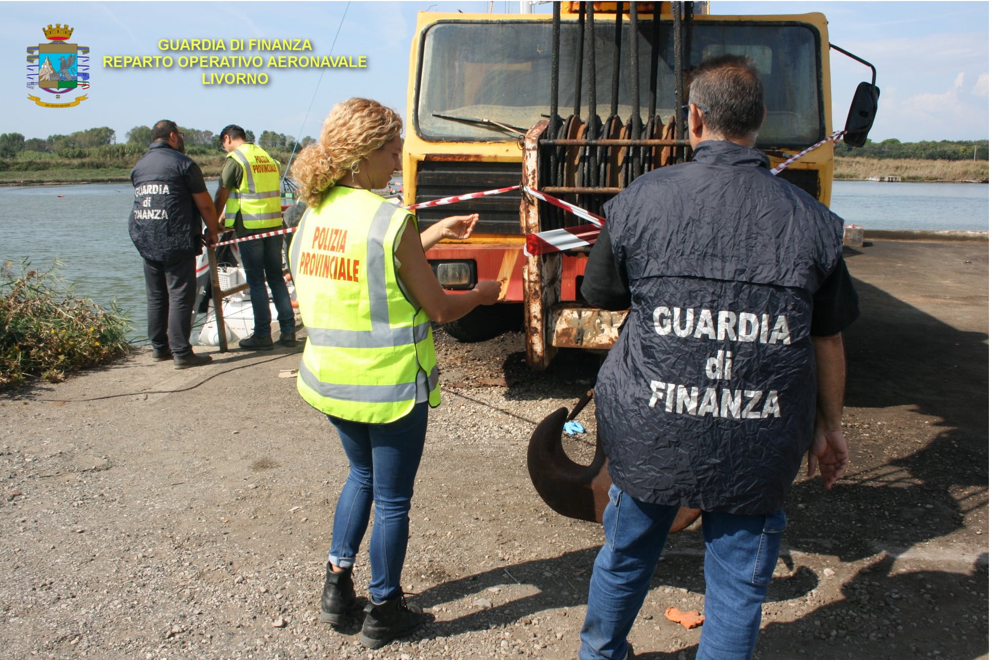 Il Roan e la Polizia Provinciale sequestrano una gru e un pontile di cemento armato