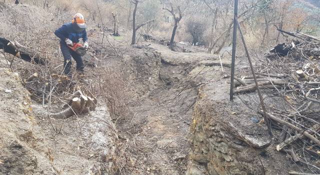Da Viareggio a Calci, dipendenti del Consorzio Bonifica nelle zone colpite dall&#8217;incendio
