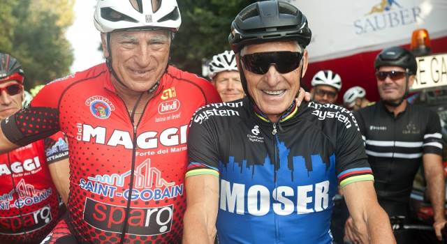 &#8220;Amici in Bici”: 300 i partecipanti che hanno pedalato con il campione del mondo Francesco Moser