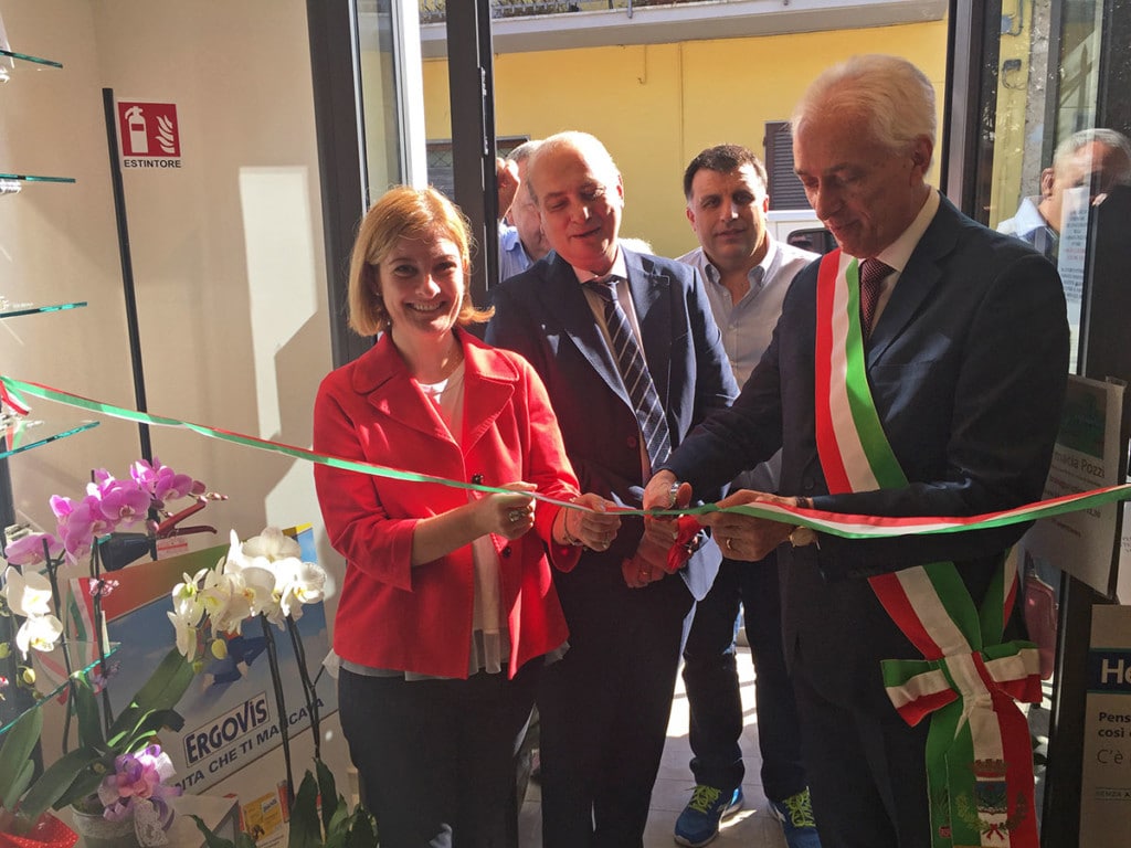 Inaugurata a Pozzi la nuova farmacia