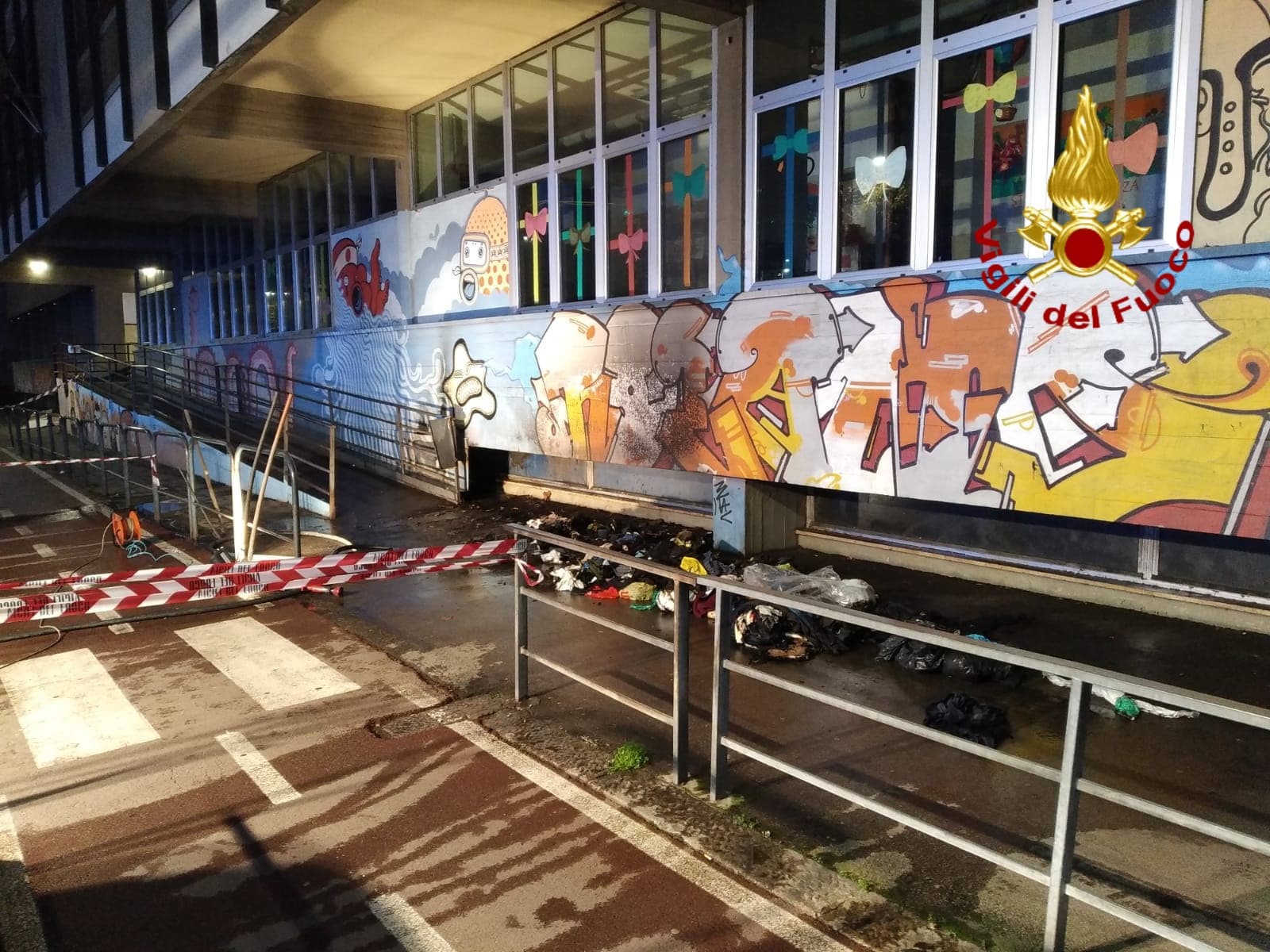 Incendio in una scuola, tanta paura ma nessun ferito