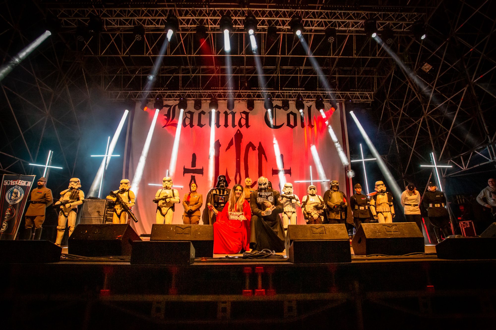 Lacuna Coil e Stato Sociale fanno “il pienone”