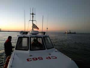 Una fase dei controlli in mare