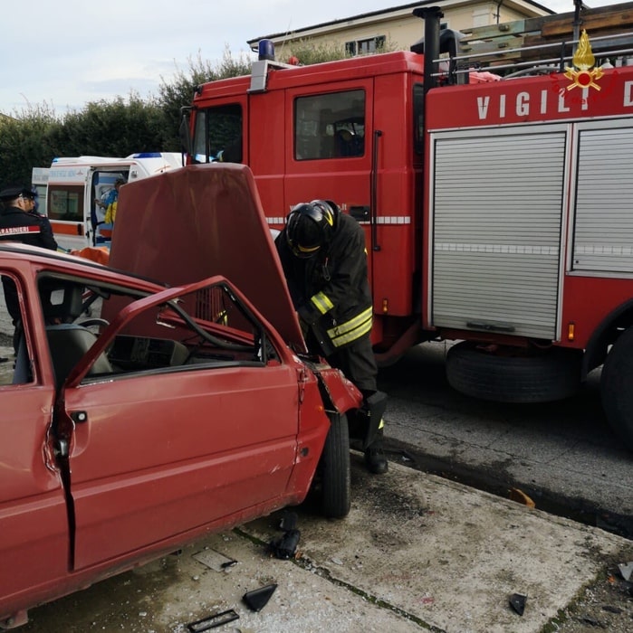 Schianto mortale, perde la vita un 63enne