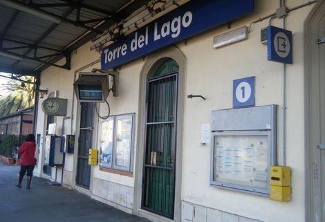 Controlli antidroga alla stazione di Torre del Lago, arrestato pusher tunisino
