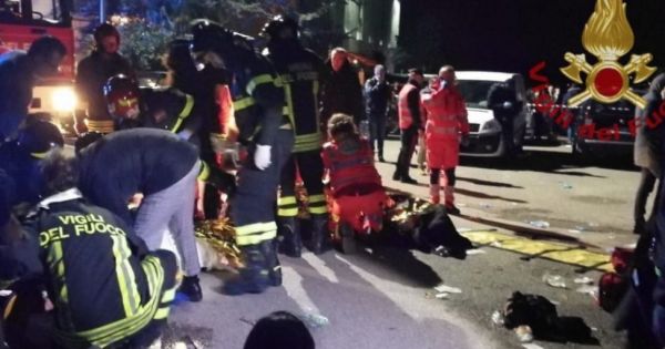 Spray al peperoncino, tragedia in discoteca: sei morti nel fuggi fuggi