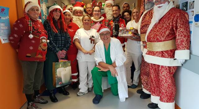 I Babbi Natale targati Croce Rossa in visita a Pediatria