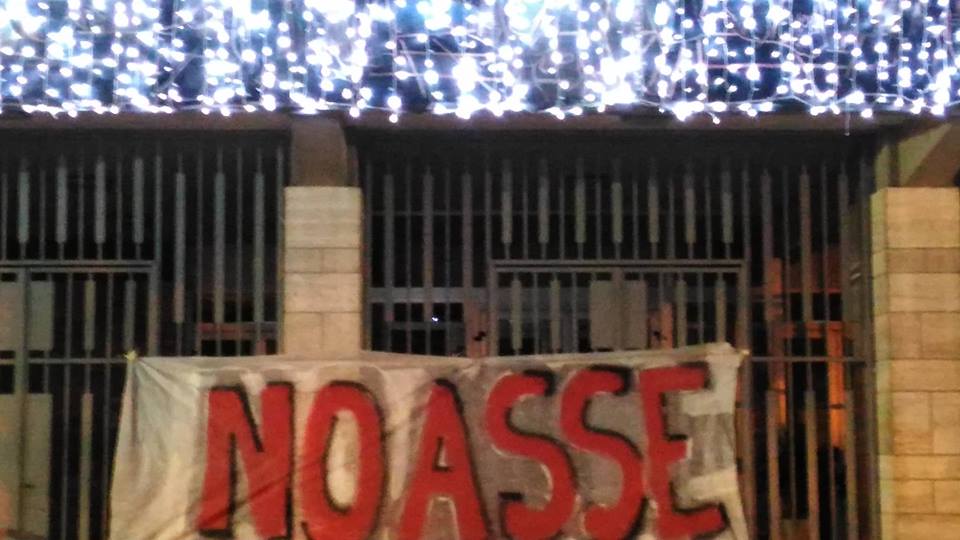 I No Asse di Viareggio al corteo No Tav di Torino