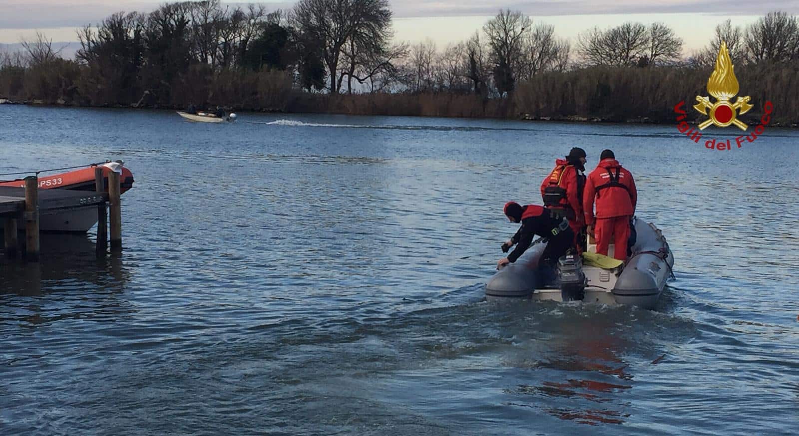 Riprese stamani le ricerche: ore d’ansia per il giovane caduto in Arno