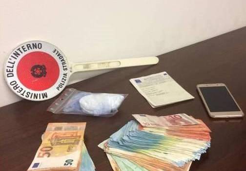 In A/12 con un carico di cocaina da piazzare in Versilia: arrestato dalla Polstrada