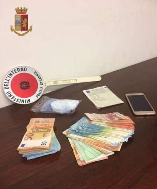 In A/12 con un carico di cocaina da piazzare in Versilia: arrestato dalla Polstrada