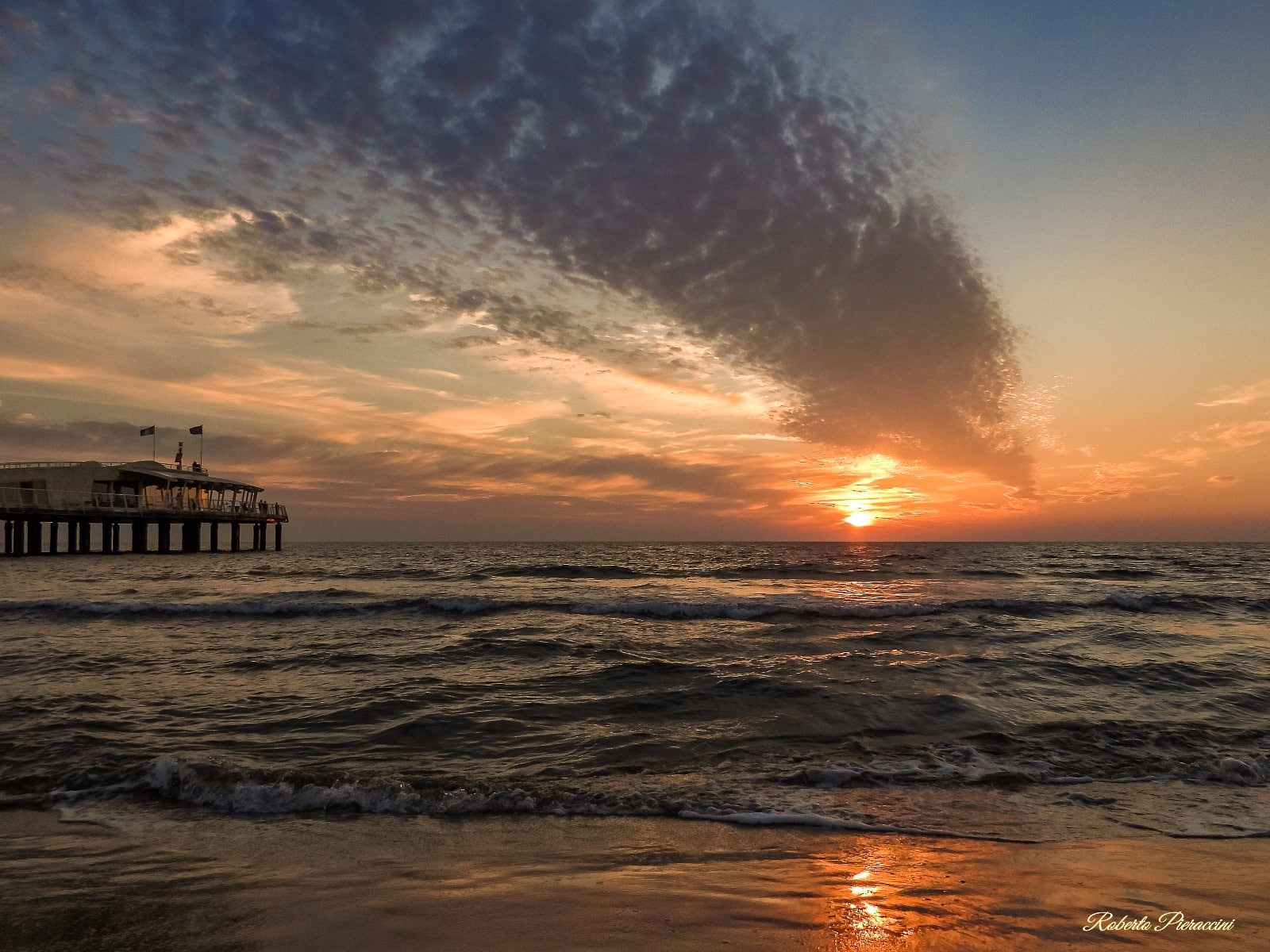 Lido di Camaiore al tramonto