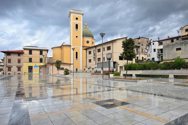 Niente banchi alimentari sabato mattina a Querceta