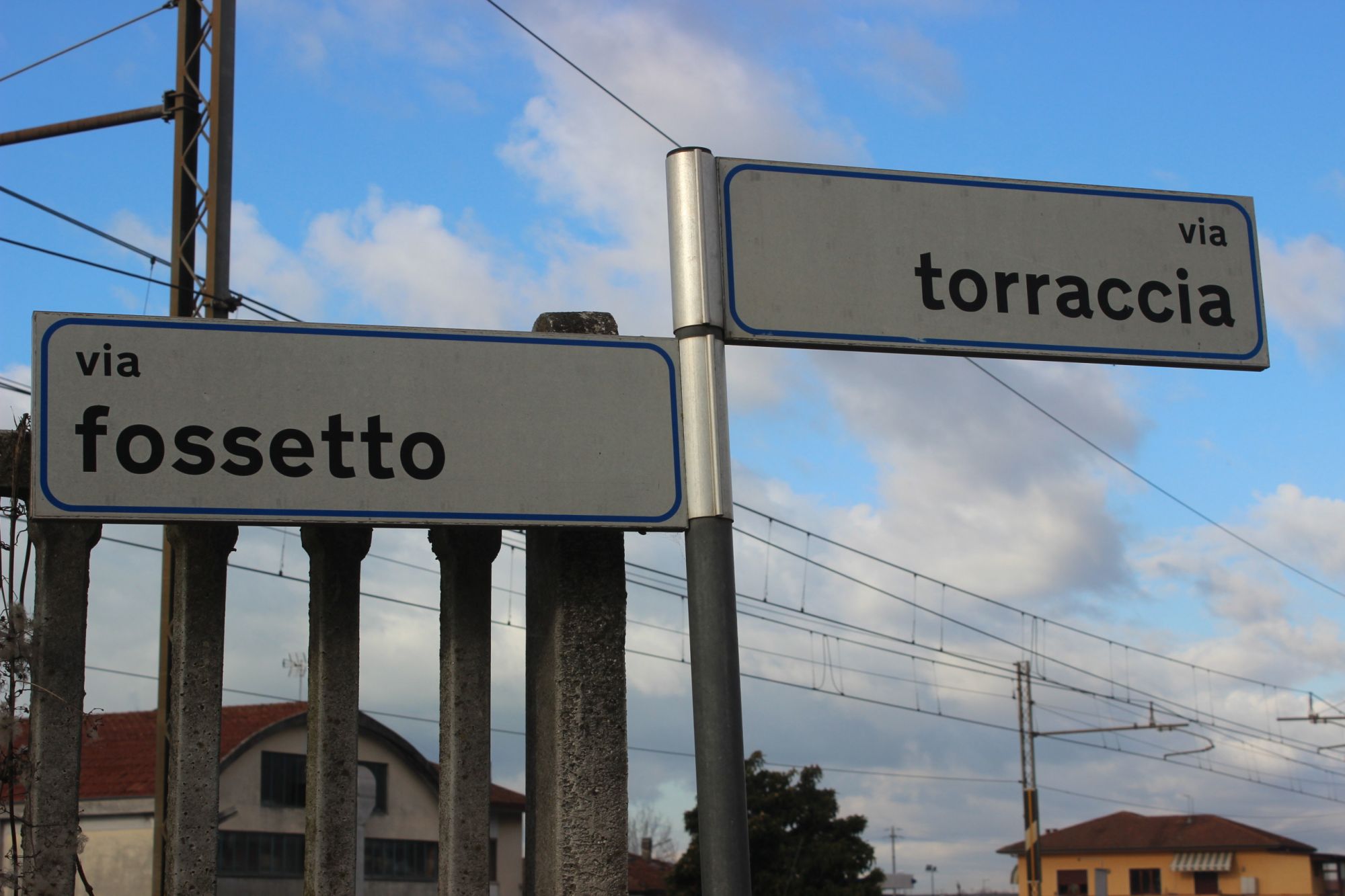 Tre attraversamenti pedonali rialzati lungo via Torraccia e via Fossetto