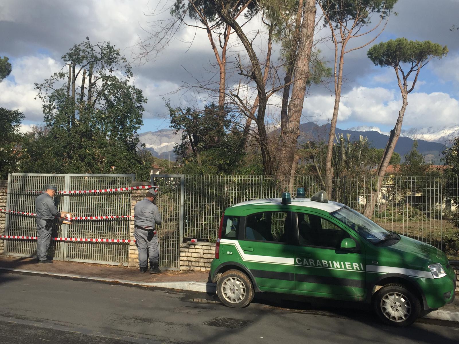 I Forestali sequestrano il “Parco dei Conigli” a Marina di Massa