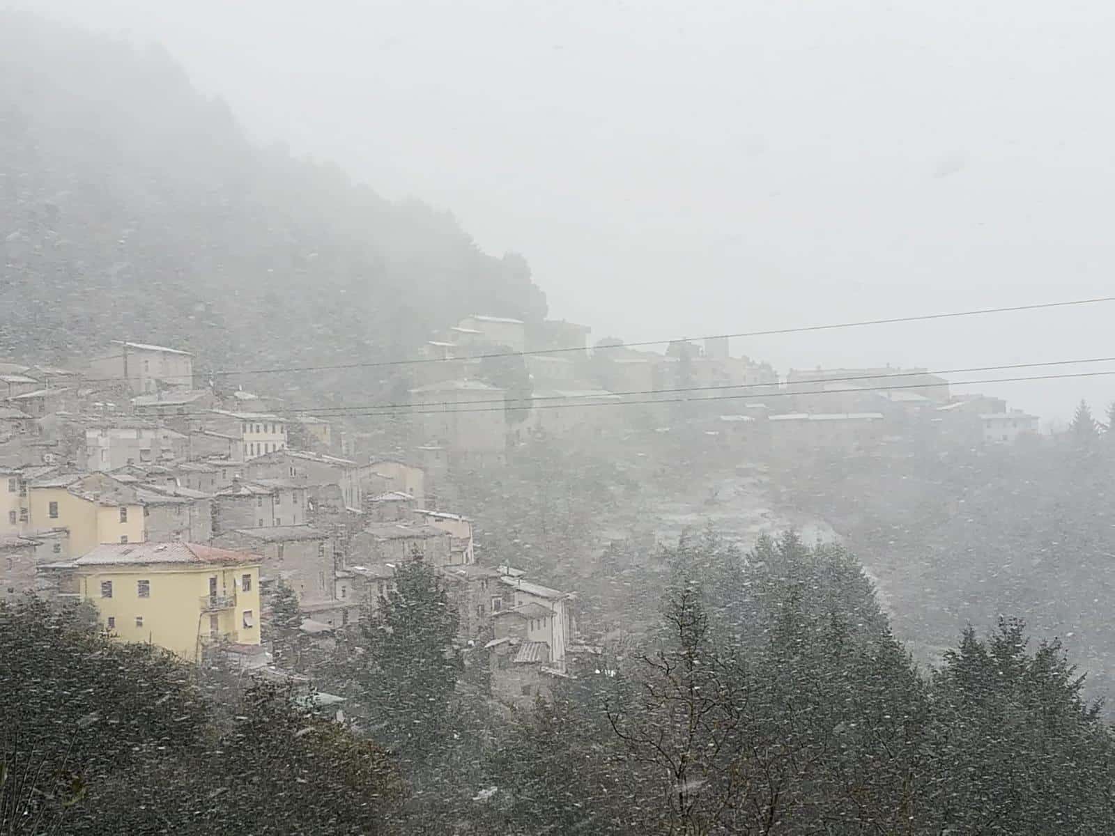 Neve in Versilia, ecco Gombitelli imbiancata