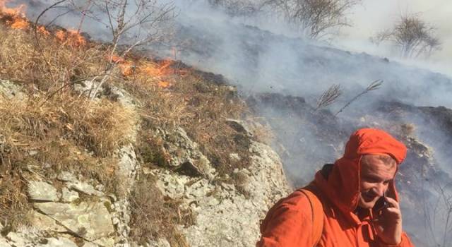 Incendi, consumati 110 ettari a Stazzema. Un nuovo rogo in Garfagnana
