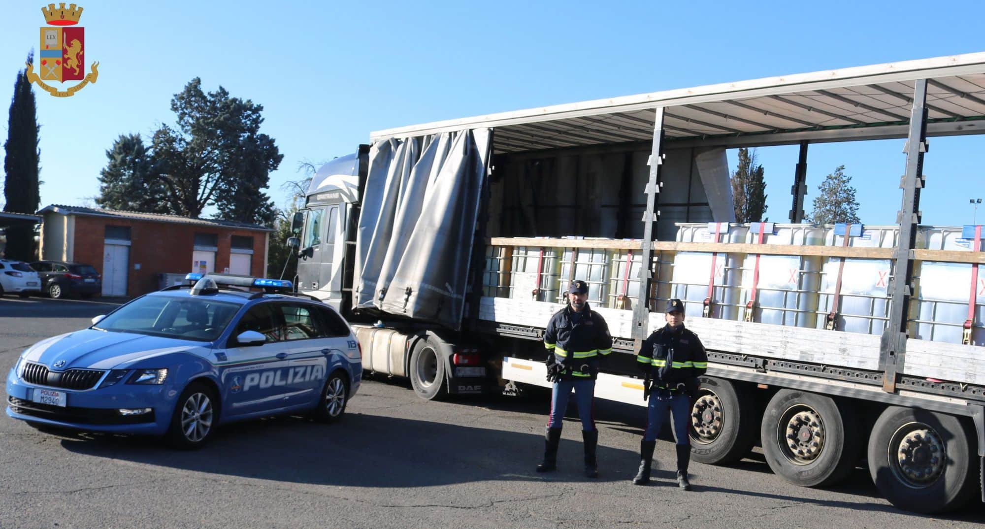 In autostrada con 24.000 litri di gasolio di contrabbando: arrestato dalla Polstrada