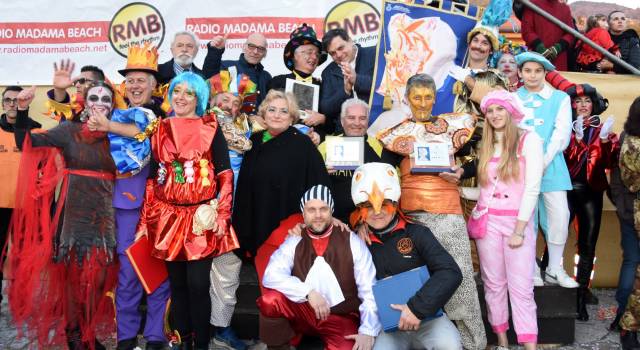 Carnevale Pietrasantino: il carro più bello è della Brancagliana, mascherata a Strettoia