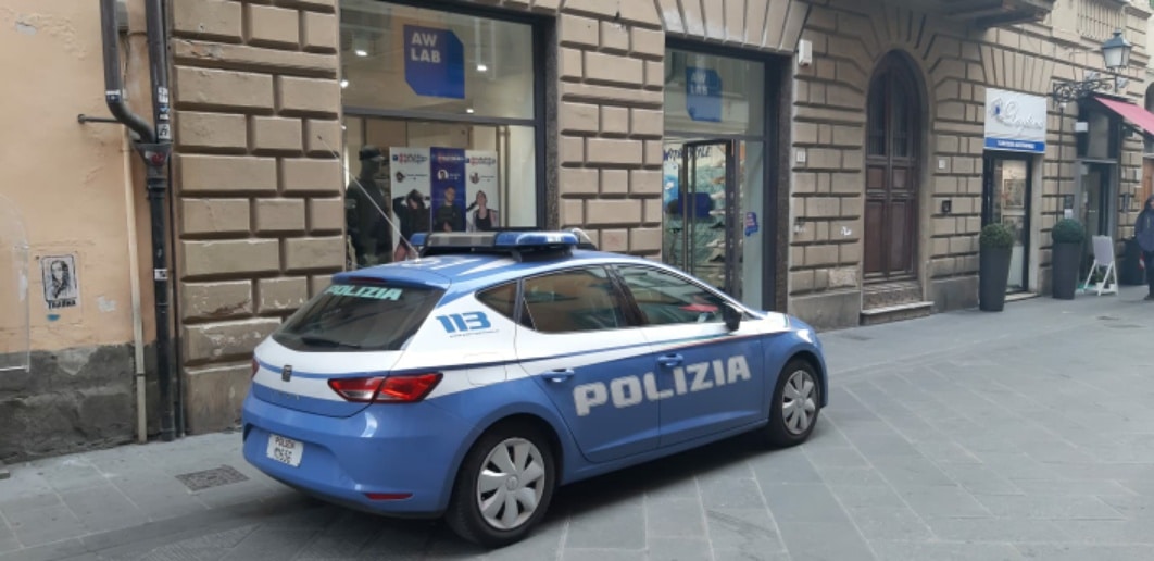 Auto sospetta, la Polizia ferma tre sinti