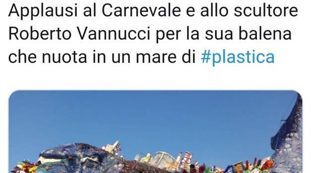 Il Ministro dell&#8217;Ambiente Sergio Costa twitta il Carnevale di Viareggio