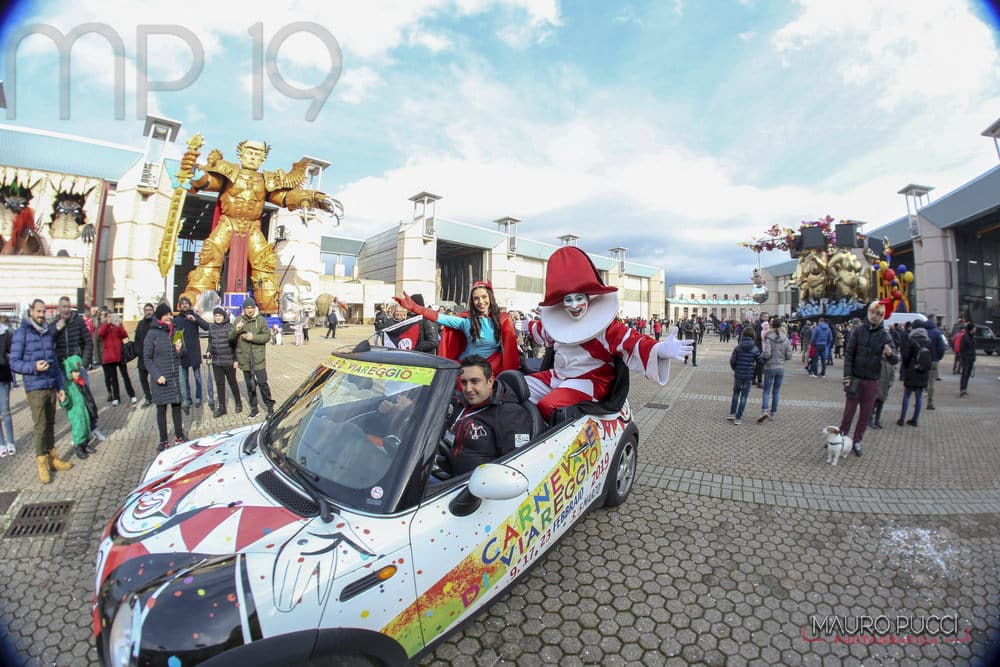 Sabato 17 agosto è la notte dei bozzetti del Carnevale di Viareggio 2020