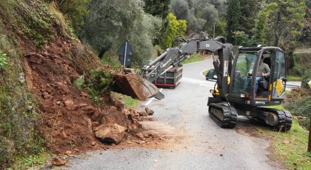 Maltempo, a Camaiore allagamenti, frane e incidenti