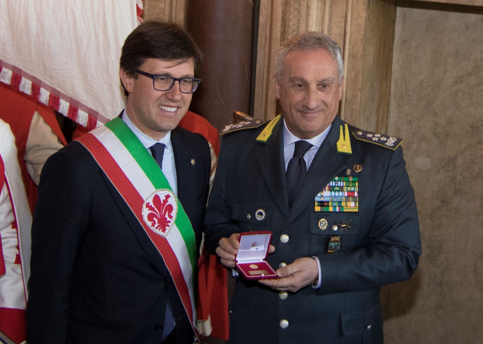 Fiorino d’oro per il generale Giorgio Toschi: la sua carriera nella GdF è iniziata a Viareggio