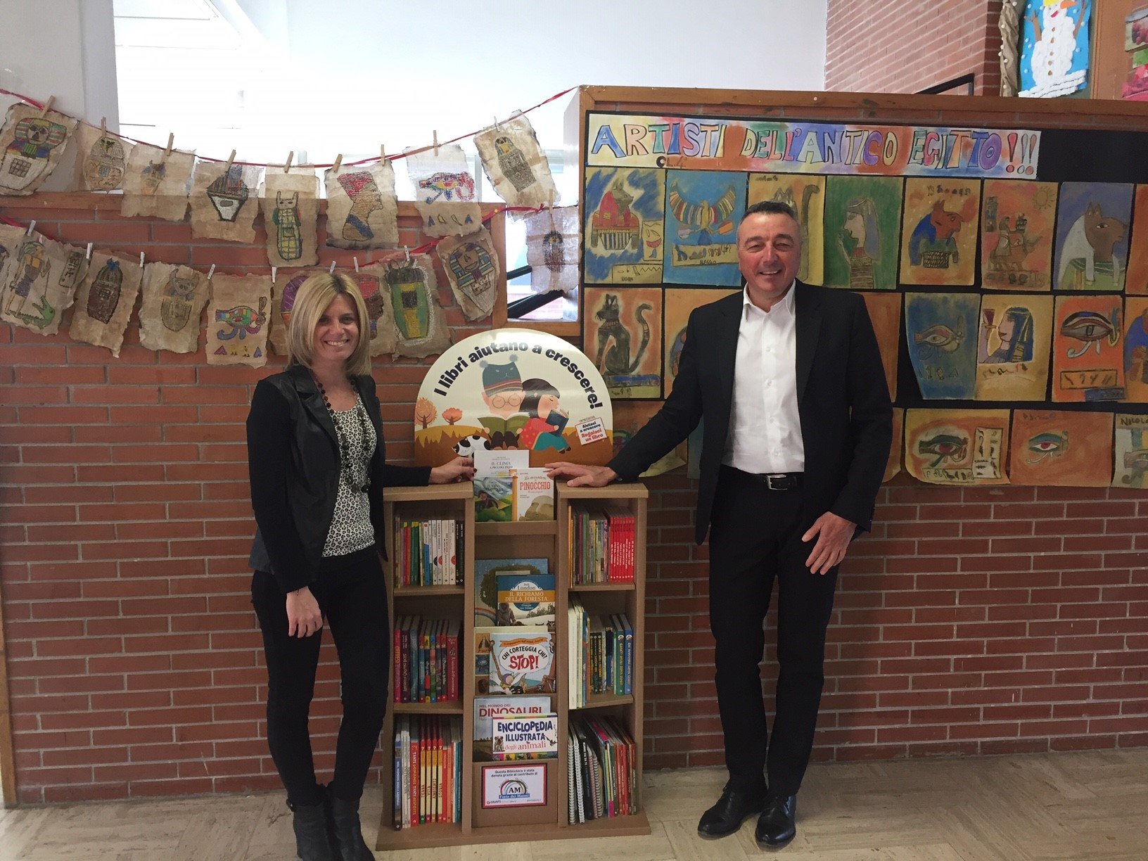 L’Azienda Multiservizi dona una piccola biblioteca alla scuola primaria Don Milani