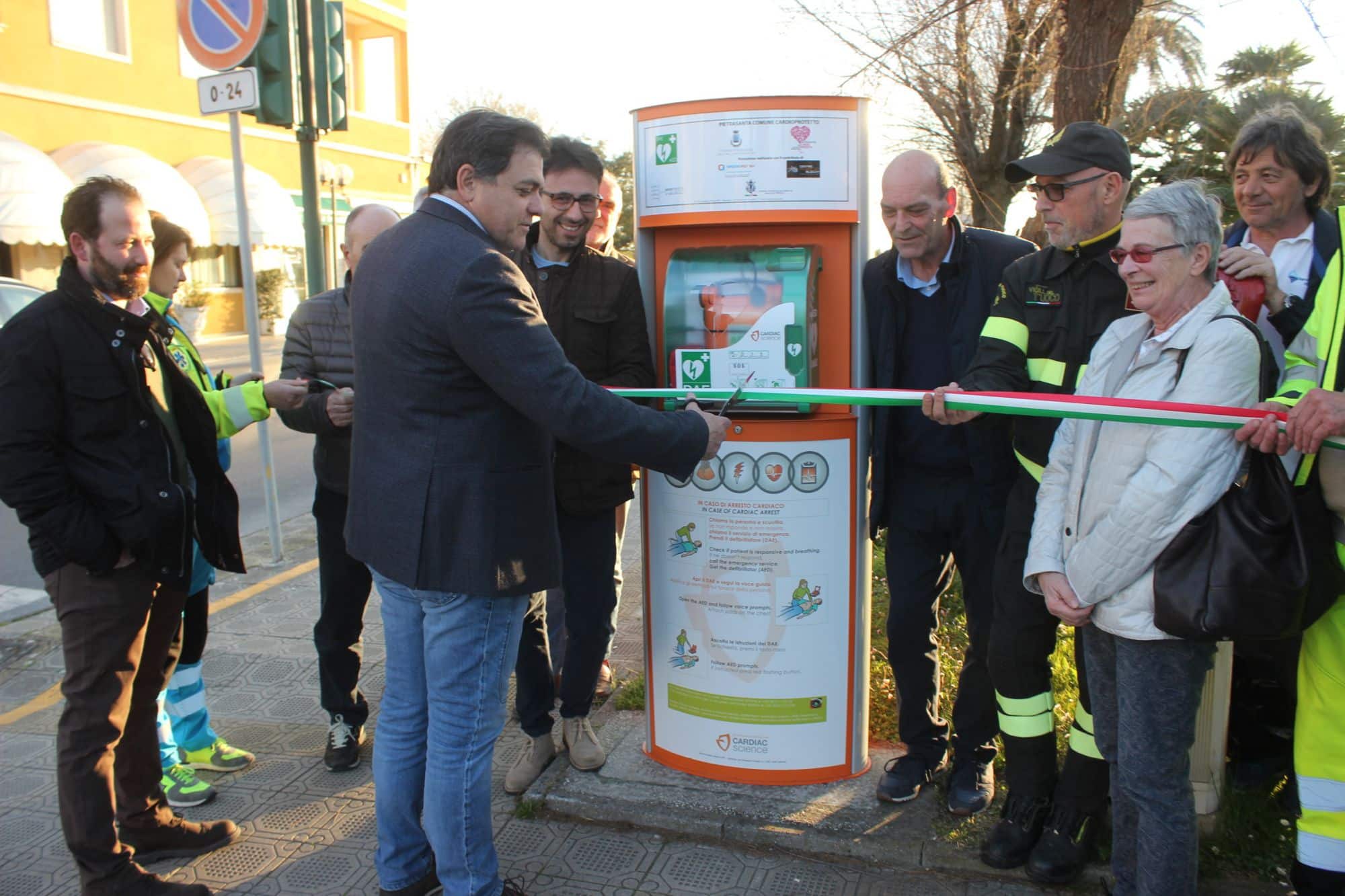 Fiumetto è cardioprotetta, inaugurato il defibrillatore salva vita