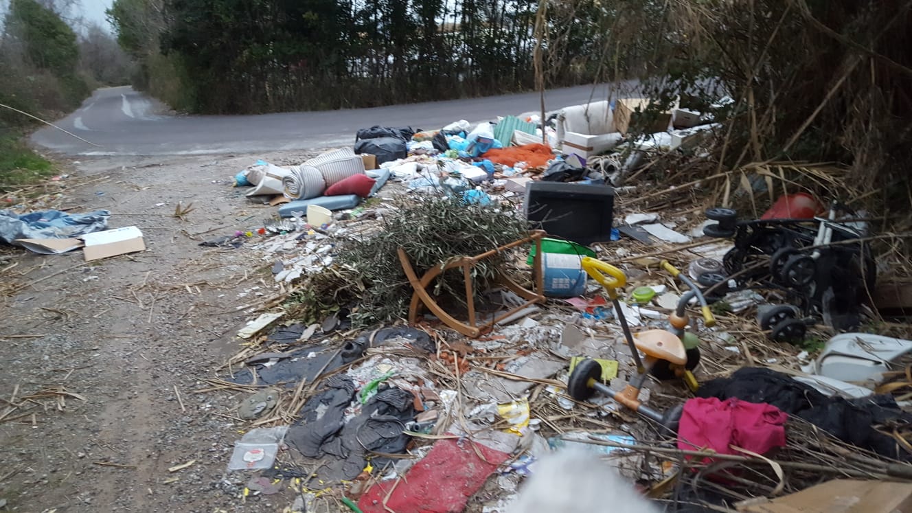 Ennesime discariche a Viareggio, nuovo esposto in Procura e in Comune