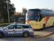 Guida il bus in A/12 con la patente scaduta: sgamato dalla Polstrada