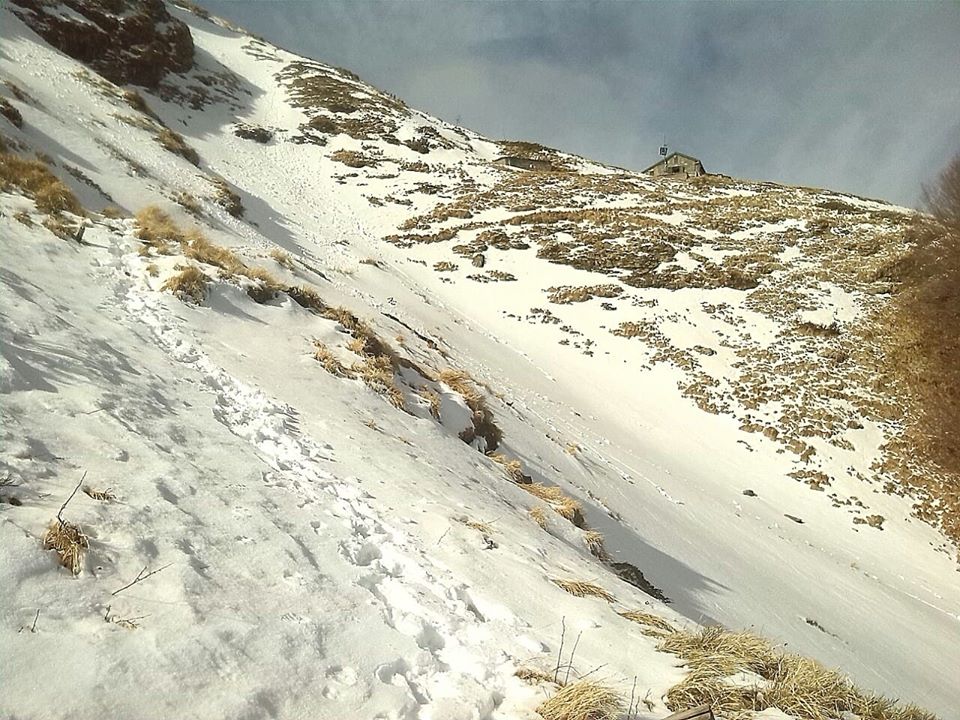 La Garfagnana si risveglia con la neve: acqua e vento sulla costa