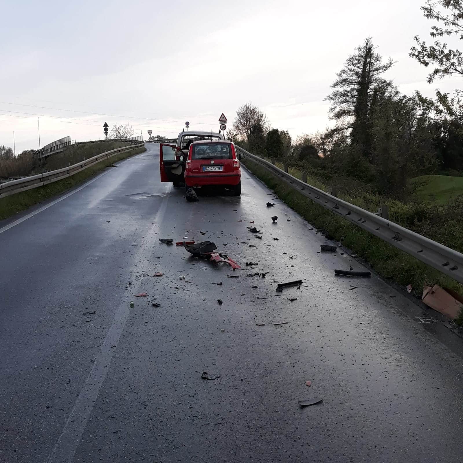 Malore alla guida, anziano tampona un’auto e muore