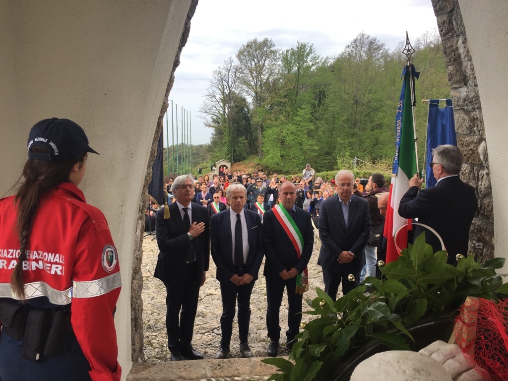 “Il contrario della parola fascismo è libertà”, Veltroni a Stazzema per il 74° Anniversario della Liberazione