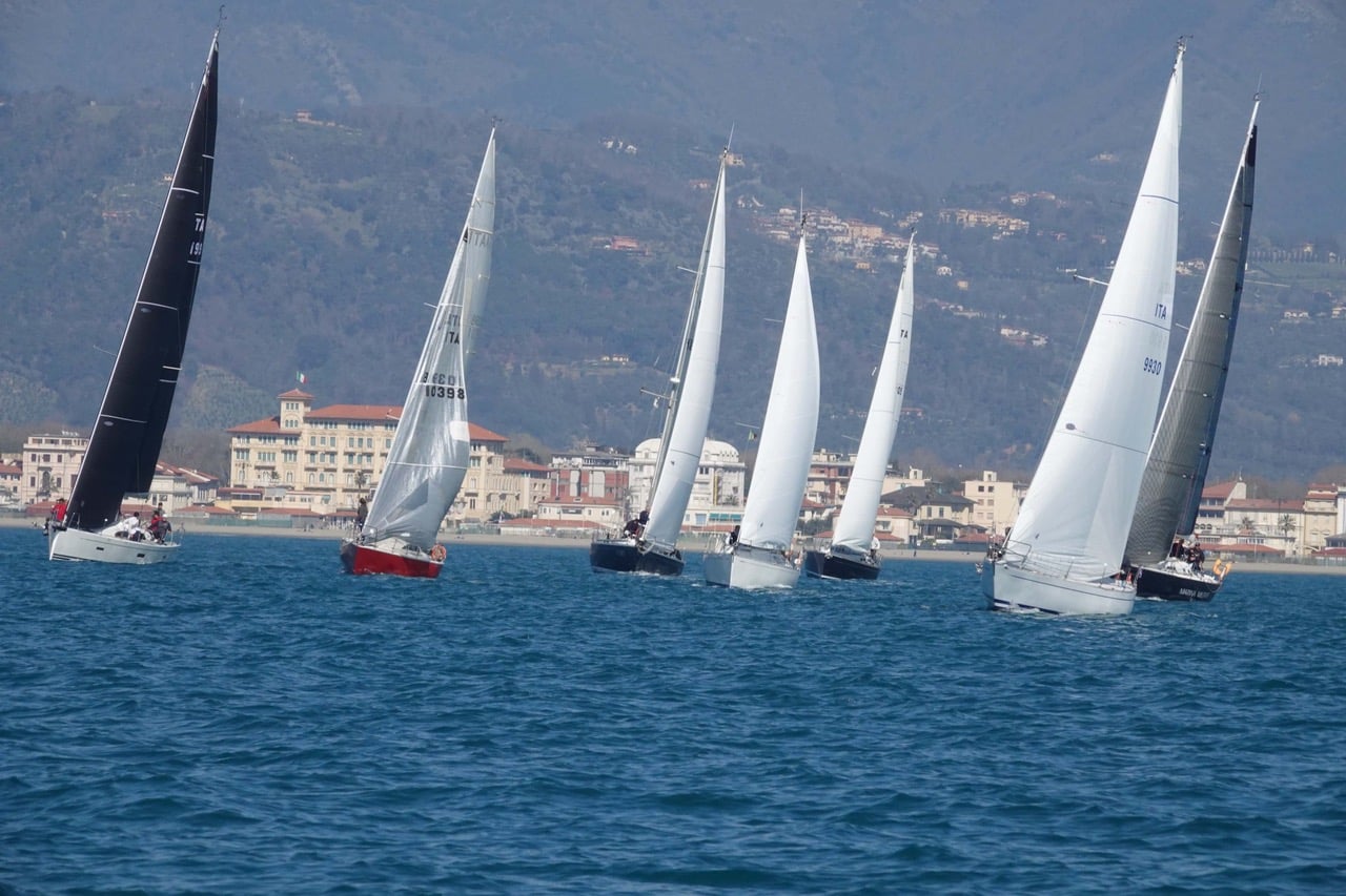 Emergenza sanitaria per Coronavirus, rinviati  la 46° Coppa Carnevale Trofeo Città di Viareggio e il concorso “Foto e Vela in Versilia”