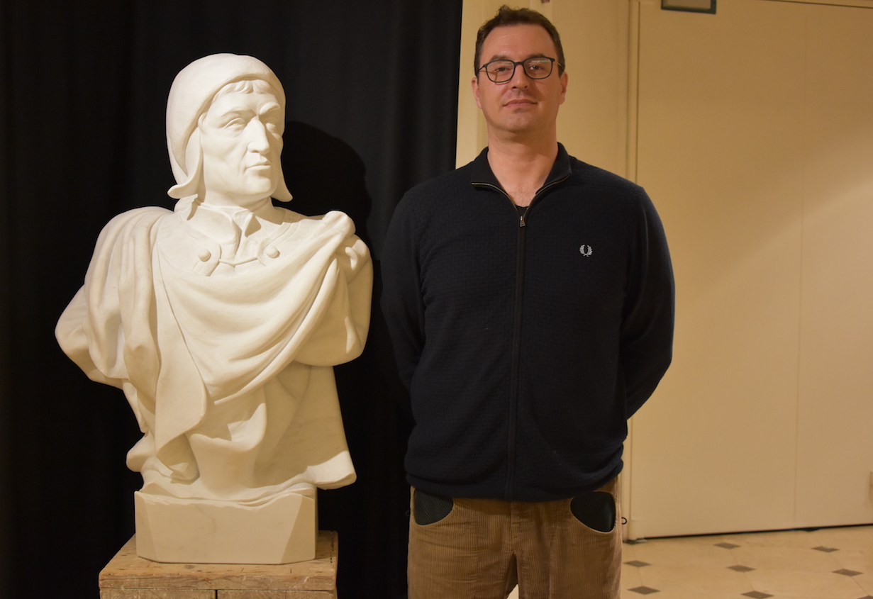 Svelato il busto di Dante dell’artista Dino De Ranieri di Pietrasanta