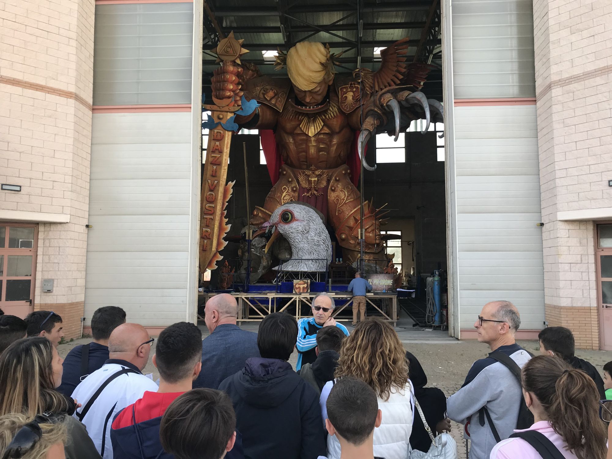 940 ragazzi partecipanti alla Festa dello sport nel Comune di Massa in visita alla Cittadella del Carnevale