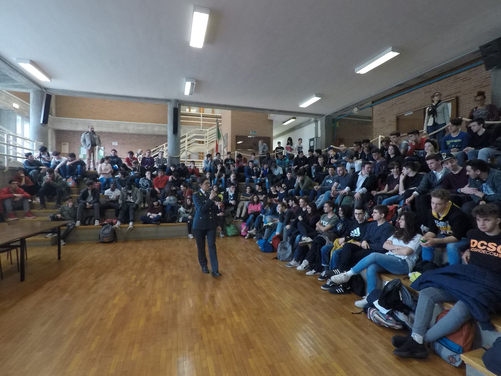 A scuola con la GdF, studenti a lezione di legalità economica