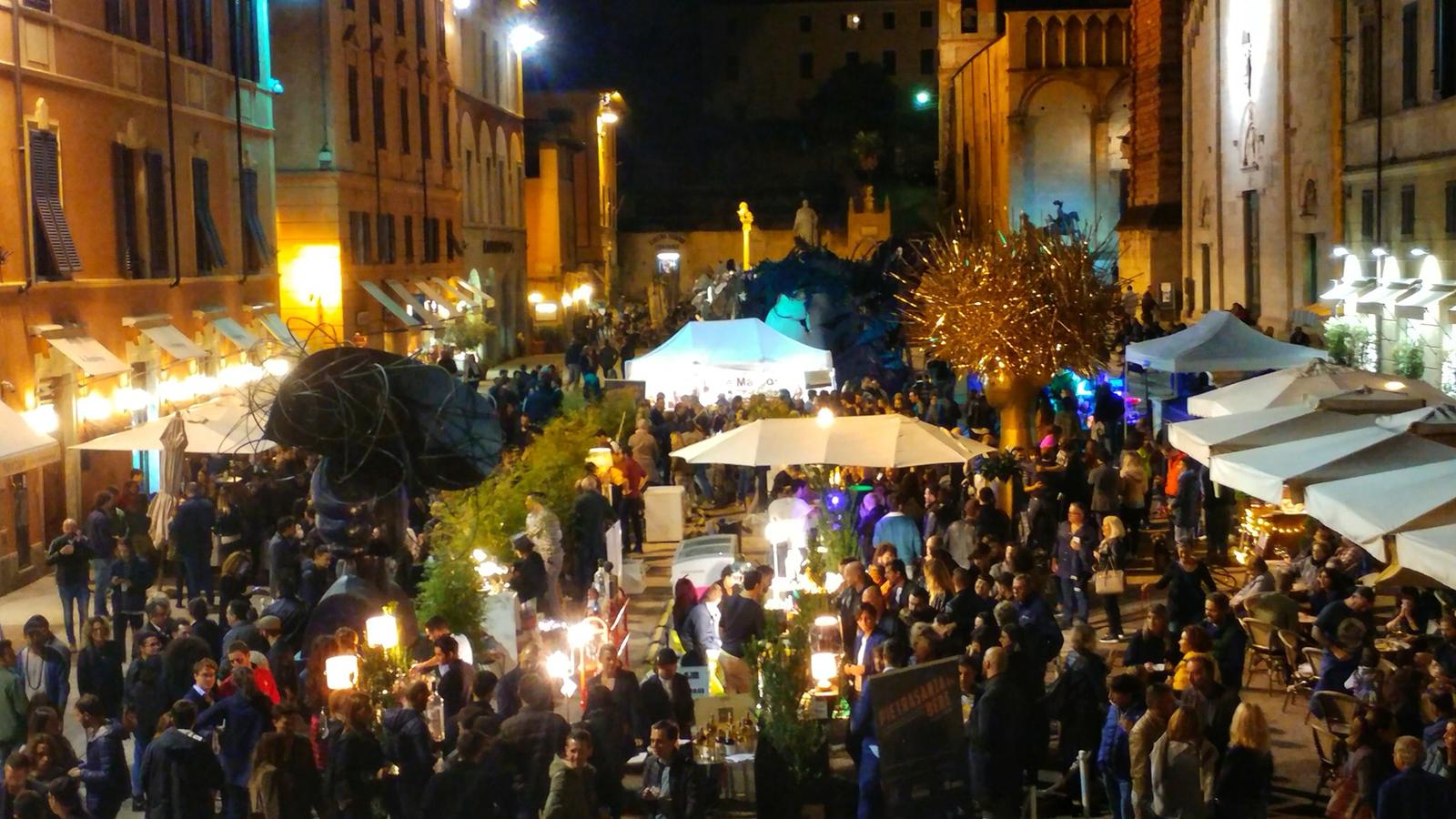 Pietrasanta è da bere, cocktail tasting sotto le stelle di Piazza Duomo