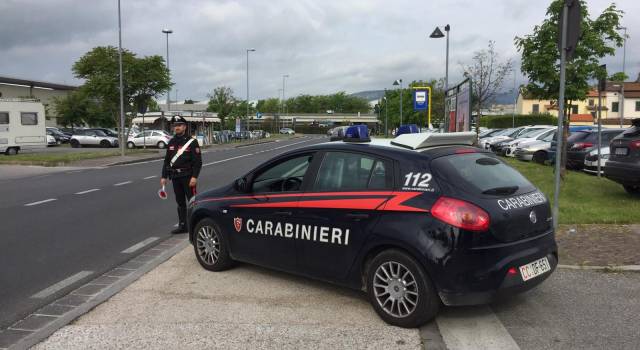 Tentano l&#8217;estorsione ma trovano i Carabinieri: due brasiliani in manette